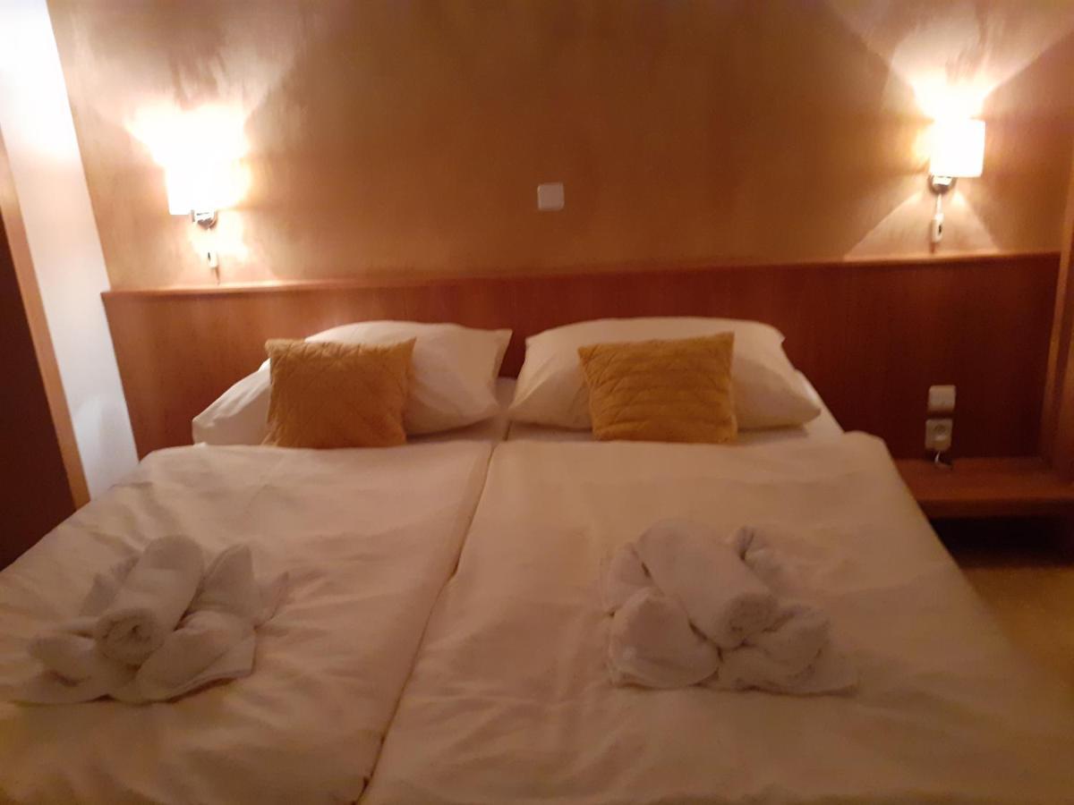 Hotel Gold Terhely Kültér fotó